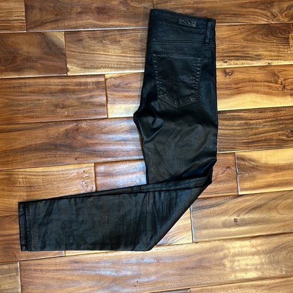 AG The Farrah skinny ankle, high-rise in black faux leather. - Picture 4 of 9